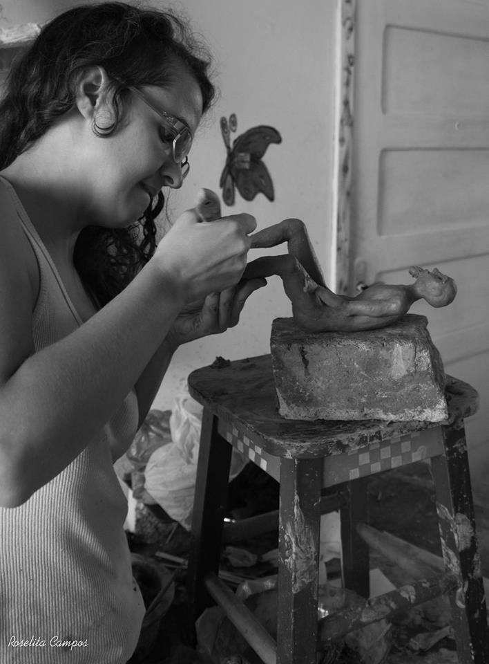 Escultura em argila.