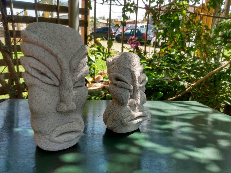 Escultura no jardim _ Artista plástica Núbia Quintana