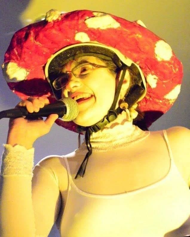 Imagem da Atriz Núbia Quintana de Amanita. Em tempos de Poesia
