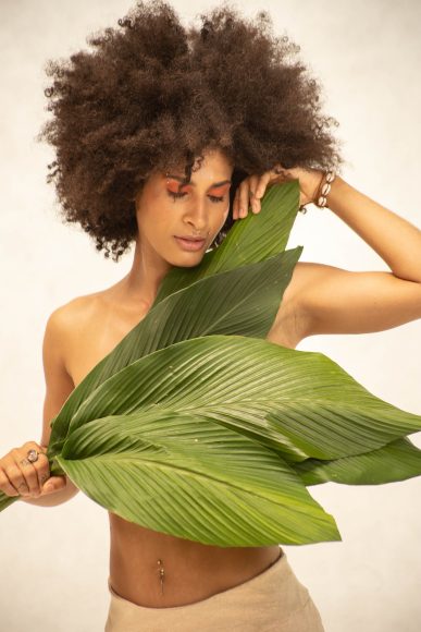 Modelo Lorrayne fotografada por Tetê Rodrigues.