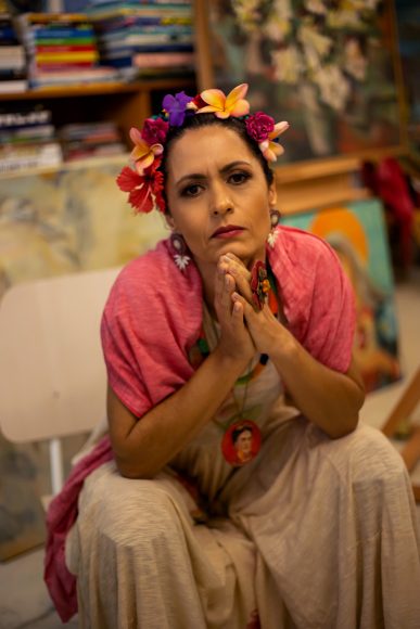 Vânia Ordones  e Arabescko lembram Frida Kahlo.