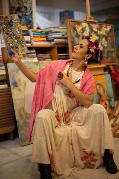 Vânia Ordones  e Arabescko lembram Frida Kahlo.